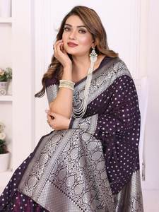 Sari en soie Georgette doux et léger – Corps classique avec motif Zari Butti et bordure richement tissée - Product Image 4