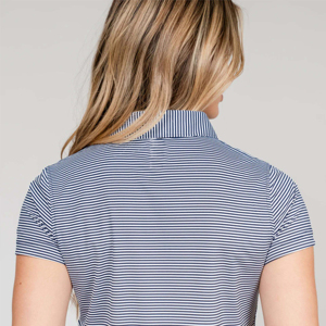 เสื้อถักแบบสั่งทำพิเศษสำหรับผู้หญิง - ปรับแต่งด้วยโลโก้และดีไซน์ของคุณเอง เป็นมิตรต่อสิ่งแวดล้อม เหมาะสำหรับชุดลำลองขององค์กร - Product Image 3