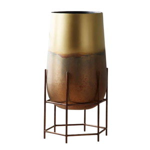 Maceta Moderna de Metal con Acabado Bronce y Diseño Minimalista para Uso en Interiores, Macetero Decorativo de Metal para Piso - Product Image 1