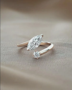 Bague de fiançailles élégante en or 14K/18K avec deux diamants de laboratoire taille marquise, style ouvert, minimaliste, bijoux fins - Product Image 5