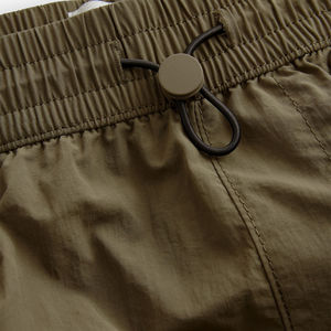 กางเกงขาสั้นคาร์โก้ผู้ชายไซส์ใหญ่แบบมืออาชีพ ระบายอากาศได้ดี ลายเรียบ บริการขายส่ง OEM กางเกงขาสั้นคาร์โก้ผู้ชาย - Product Image 2