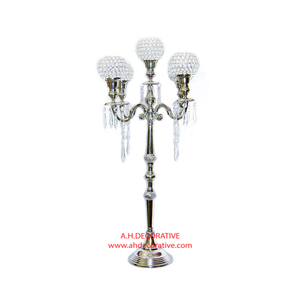 Grand candélabre de centre de table pour mariage, nickelé, sur pied, décoratif, en métal et cristal, fait main - Product Image 1