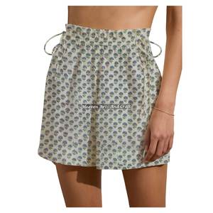 Shorts de Algodón 100% para Mujer con Estampado Floral Hecho a Mano, Cordón Ajustable, Cintura Elástica y Logotipo Personalizado - Product Image 6