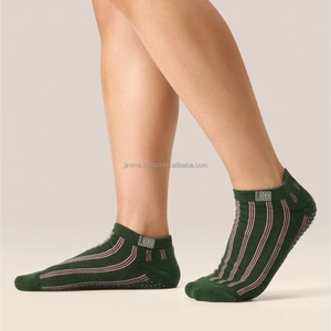 Chaussettes pour hommes JZVINA à rayures, chaussettes de mode à logo personnalisé, jacquard à rayures verticales, chaussettes en tricot douces et respirantes pour le quotidien, le bureau et les occasions décontractées - Product Image 4