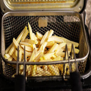 Frites surgelées en gros, coupe gaufre, emballage export individuel, croustillantes, faible teneur en sel, goût salé, durée de conservation 2 mois - Product Image 1