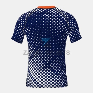 Chemise de protection contre les éruptions cutanées pour homme en polyester et élasthanne, logo personnalisé sur le devant, design personnalisé, 200 GSM, séchage rapide, style MMA, vêtements de sport UFC - Product Image 4