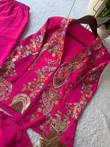 Conjunto coordinado de 3 piezas de seda Chinon premium: Koti bordado, pantalón palazzo y blusa con bordado de lentejuelas elaborado - Product Image 4