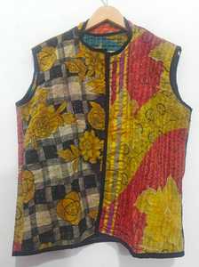 Chaleco Kantha de Algodón Bordado a Mano en India, Elegante, para Mujer, Chaqueta Corta de Invierno con Parches - Product Image 3