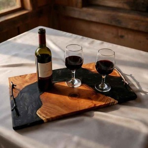 Plateau de service décoratif en résine et bois fait main, très demandé, pour la maison, la table à manger, la cuisine, le restaurant, l'hôtel et les cadeaux, en vente - Product Image 2
