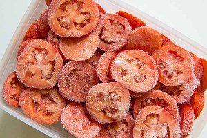 Tomate Congelado IQF en Cubos y Mitades, Vegetal Premium para Procesamiento de Alimentos, de Vietnam - Product Image 6
