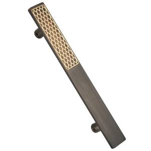 Manija de puerta metálica elegante que está de moda en la industria, que transforma cada entrada en un símbolo de estilo. - Product Image 5