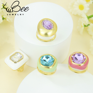 แหวนแฟชั่นทันสมัยประดับคริสตัลสีทอง 14k แหวนหมั้นเพชรซิร์โคเนียสไตล์ยุโรปสำหรับสุภาพสตรี - Product Image 6