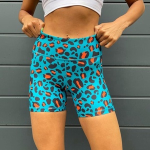 Pantalones cortos de gimnasio de cintura alta personalizados para mujer Pantalones cortos transpirables con estampado completo con patrón caliente - Product Image 4