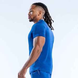 T-shirt décontracté pour homme à col rond, manches courtes, couleur unie, coupe ajustée, en jersey de coton bleu tricoté - Product Image 1