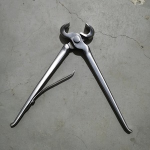 Alicates para Pezuñas de 12 Pulgadas con Resorte Precargado, Forjados en Acero al Cromo Vanadio, Herramientas de Herrador, Recortadores de Pezuñas de Caballo - Product Image 3