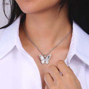 Pendentif papillon avec incrustation de strass, acier inoxydable plaqué rhodium, bijou unisexe, cadeau - Product Image 3