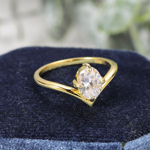 Bague Cocktail Hip Hop AMBER JEWELS en Or Massif 14K avec Diamant de Laboratoire Géométrique à Motif Feuille Moderne, Sertissage à Griffes, Certifiée IGI - Product Image 3