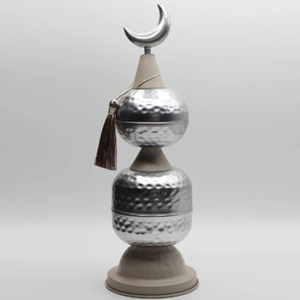 Fournisseurs en gros : Ornement de minaret islamique en métal, style tour islamique vintage, texture martelée, couleur argent - Product Image 1