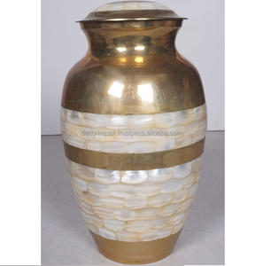 Urne funéraire moderne en métal, vente rapide, exclusive, peinte à la main, scène de forêt de fées/papillons, vase de table écologique pour la maison - Product Image 6