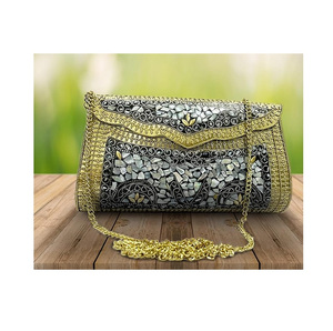 Pièce de déclaration à la mode de sac à main en métal pour l'approvisionnement mondial de l'Inde - Product Image 1