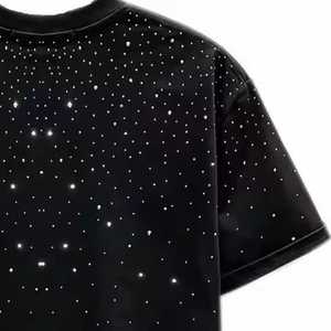 T-shirt personnalisable en jersey 100% coton, imprimé numérique, avec graphisme en strass, logo de marque surdimensionné, streetwear - Product Image 3
