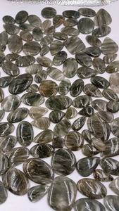 Cabochon de quartz rutilé vert naturel, taille cœur/coussin/ovale/poire, avec inclusions capillaires, pour la création de bijoux, effet de jeu de couleurs, taille libre - Product Image 3