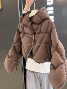 Chaqueta acolchada cálida para mujer con forro térmico suave, protección contra el viento y comodidad ligera para el invierno - Product Image 4