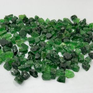 Piedras en Bruto de Tsavorita Natural de la Mejor Calidad, Granate Verde de Grado Facetado, Tamaño Libre, Sin Tratar, Material de Gema AAAA de Kenia al por Mayor - Product Image 5
