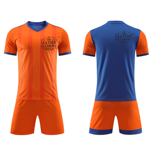 Uniformes de Fútbol OEM de la Mejor Calidad, Fabricados en Pakistán, 100% Poliéster, Secado Rápido, Transpirables, con Logotipo Personalizado, en Stock - Product Image 1
