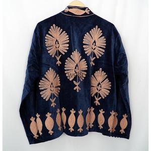 เสื้อแจ็คเก็ตถักกำมะหยี่สีดำทำมือ เป็นมิตรต่อสิ่งแวดล้อม ระบายอากาศได้ดี ลายดอกไม้ซูซานีประณีต สำหรับผู้หญิง เสื้อคลุมฤดูใบไม้ร่วง - Product Image 2
