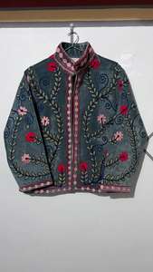 Veste en velours vert Suzani faite à la main, motif floral brodé, manteau bohème - Product Image 6