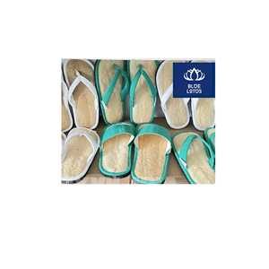 Pantoufles en loofah écologiques, sûres et propres, de qualité supérieure, à base de plantes pures, idéales pour la marche en intérieur et le massage au bain, prix direct. - Product Image 1