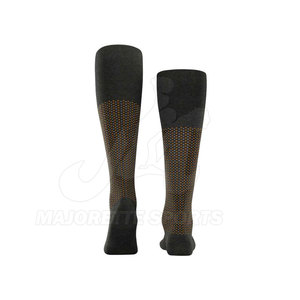 Chaussettes classiques confortables pour tous les jours, en tissu doux, légères, extensibles et élégantes, pour tenues décontractées et formelles. - Product Image 2