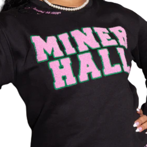 Sudadera negra de chenilla AKA Miner Hall para mujer, con letras griegas bordadas, cuello redondo premium, top de hermandad - Product Image 4