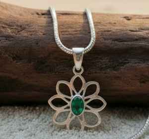 Pendentif en argent allemand taillé en marquise avec zircon vert et pierre rouge naturelle, bijoux de fiançailles pour femme, pendentif et collier - Product Image 1