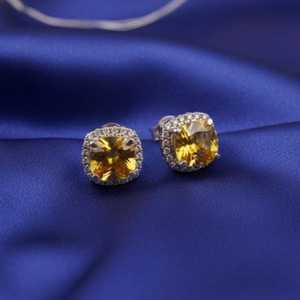 Boucles d'oreilles clous en citrine jaune, faites à la main, forme coussin ronde, en argent sterling 925, délicates, avec fermoir poussoir - Product Image 4