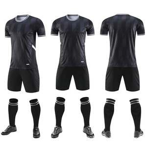Uniformes de Fútbol Pride Unisex, Espectro de Colores Personalizado, Conjunto de Camiseta y Pantalones Cortos de Poliéster Transpirable para Partido - Product Image 6