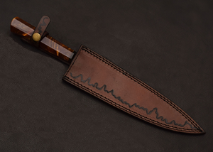 Cuchillo de Cocina de Acero de Damasco Hecho a Mano con Hoja Grabada, Cuchillo Utilitario con Mango de Resina y Funda - Product Image 3