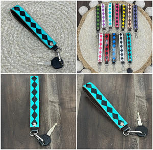 Latest Design 2026 Wholesale Manufacturer Tooled Checkered Leather Metal Clasp Keychain Genuine Leather Perfect for Everyday Use - Product Image 3