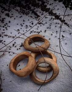 Anneaux de serviette en bois faits à la main, écologiques et durables, en bois classique de qualité supérieure pour les mariages et les fêtes - Product Image 2