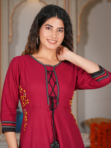 Kurta Anarkali Bordada de Algodón Marrón para Mujer, Cuello con Tres Cuartos de Manga, Ropa Étnica Festiva de Verano, Materiales Reciclados - Product Image 3
