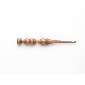 Ensemble d'aiguilles à crocheter en bois naturel pour le fil et les projets de bricolage - Product Image 2