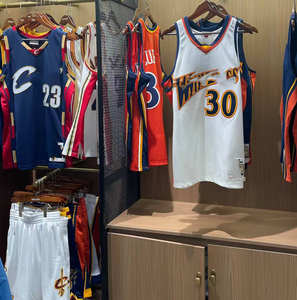 Nouveau Maillot de Basketball Populaire 2026 Warriors – Maillot de Sport Respirant 30 Curry de Haute Qualité avec Logo Original - Product Image 4