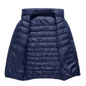 Chaqueta Acolchada de Material Duradero, Cálida y Aislante para Hombre, Diseño Moderno con Acabado Suave - Product Image 3