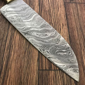 Couteau de Chef Professionnel en Acier Damas de Haute Qualité, Fait Main, Écologique, Durable, Manche en Bois pour Droitier - Product Image 4