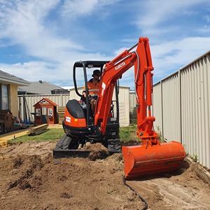 Mini-excavatrice sur chenilles de haute qualité, neuve, 2,5t, avec bras latéral, en excellent état, moteur et pompe d'origine, puissance 120kW, garantie 4 ans - Product Image 6