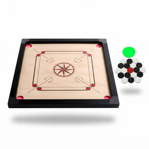 Tablero de Carrom de Madera Cuadrado, Juego Familiar Portátil con Impresión a Todo Color y Diseño de Centro Rojo - Product Image 1