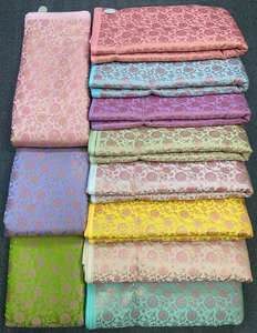 Tela Brocada Pastel 100% Poliéster con Motivos Florales Pequeños, Jacquard de Color Claro, Resistente a la Abrasión, Peso Medio, Elegante - Product Image 2