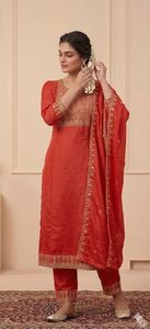 Ensemble Salwar Kameez en rayonne bleue brodé et entièrement cousu Leranath Fashion avec Dupatta – Tenue décontractée ethnique indienne et pakistanaise pour femme - Product Image 4