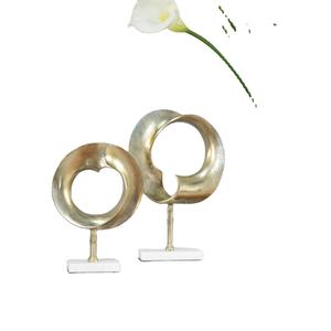 Sculpture de table en métal moderne pour bureau Base en marbre moderne de haute qualité Sculpture en aluminium antique dorée pour décoration de maison - Product Image 1